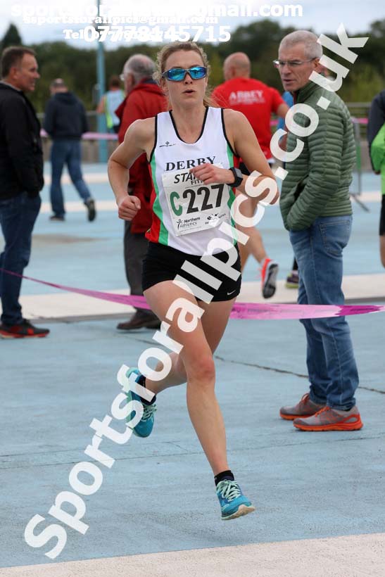 Senior womens 4 stage relay, Northern Senior 6 and 4 and Junior Stage Road Relays, SportsCity, Manchester. Photo:  David T. Hewitson/Sports for All Pics